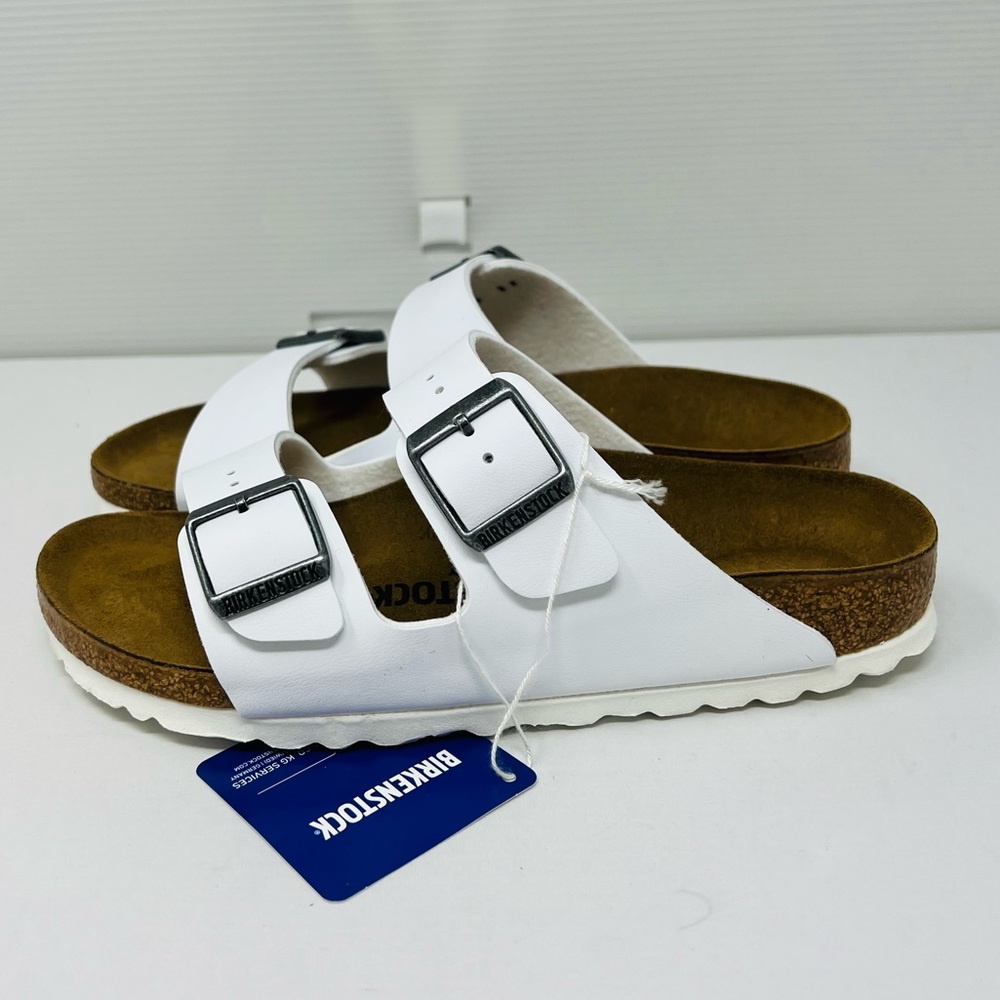 BIRKENSTOCK**White Slides**US 5**$130 - Picture 4 of 6